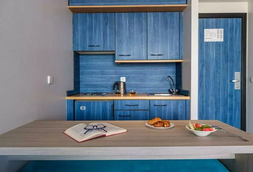 سوییت جونیور, Estival Islantilla