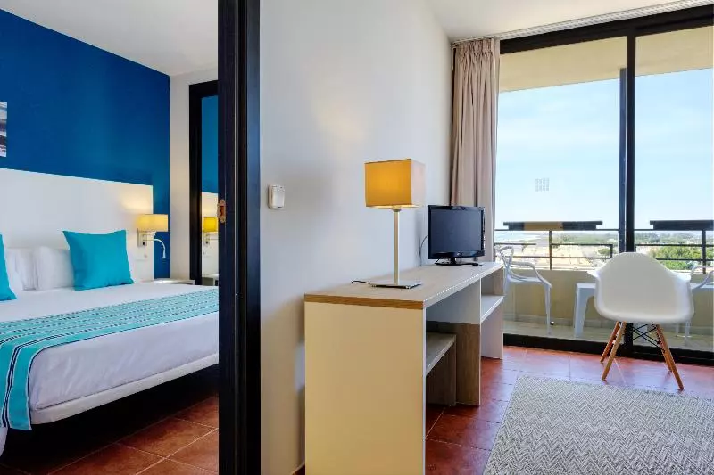 سوییت جونیور, Estival Islantilla
