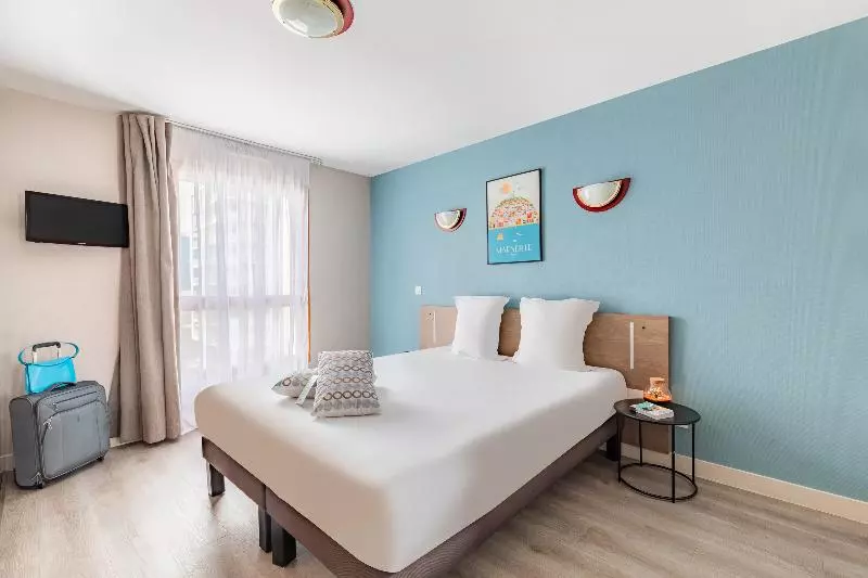 استودیوی استاندارد, Estival Islantilla