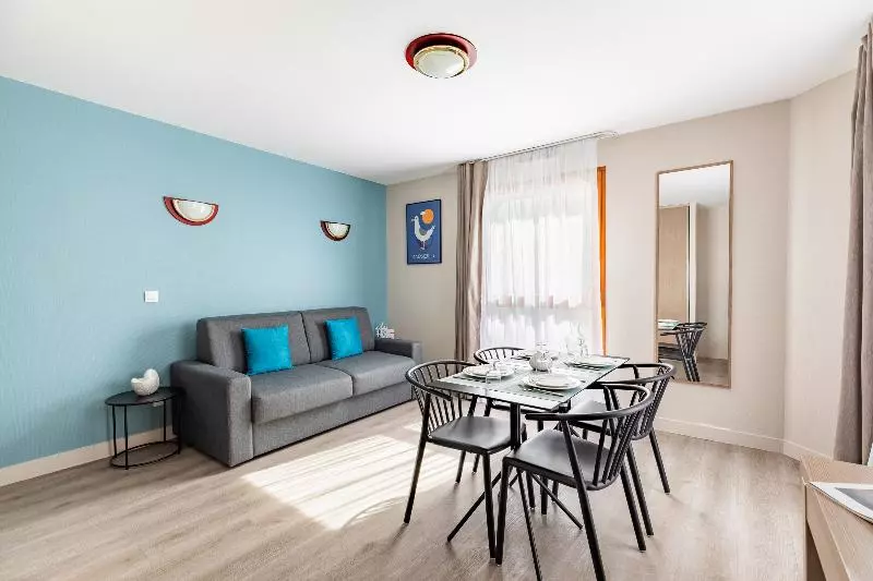 استودیوی استاندارد, Estival Islantilla