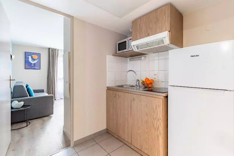 استودیوی استاندارد, Estival Islantilla