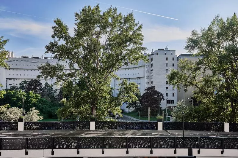 سوییت جونیور با چشمانداز دریا, Estival Islantilla