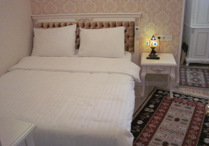 Suite cu Vedere la Mare, Estival Islantilla
