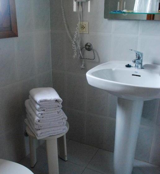 スタンダードトリプルルーム, Hostal Delgado