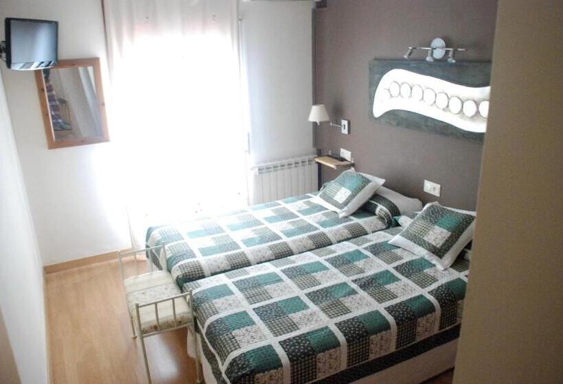 スタンダードルーム, Hostal Delgado