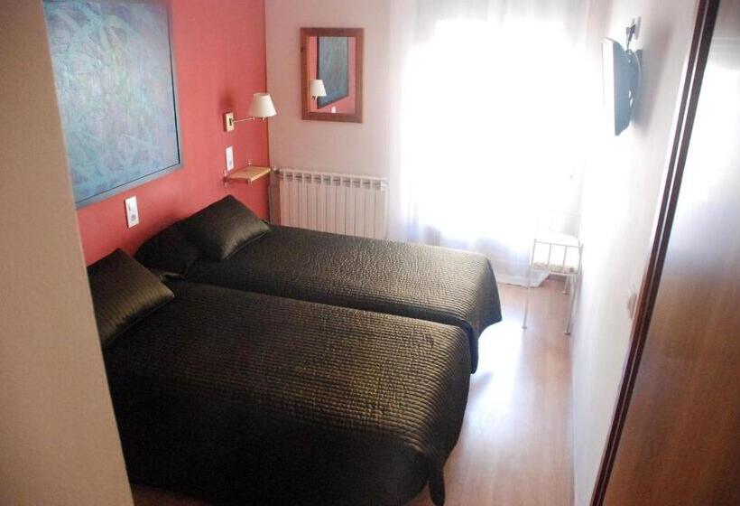 スタンダードルーム, Hostal Delgado