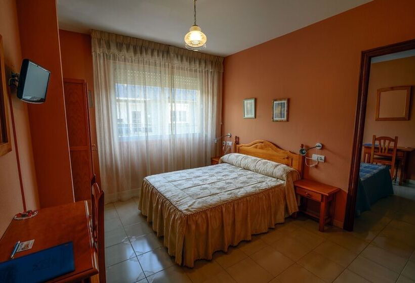 Семейный Номер, Hostal La Torre Ii