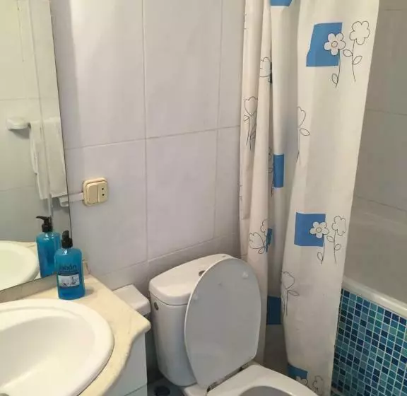 اتاق استاندارد سه نفره, Hostal Padre Isla 1