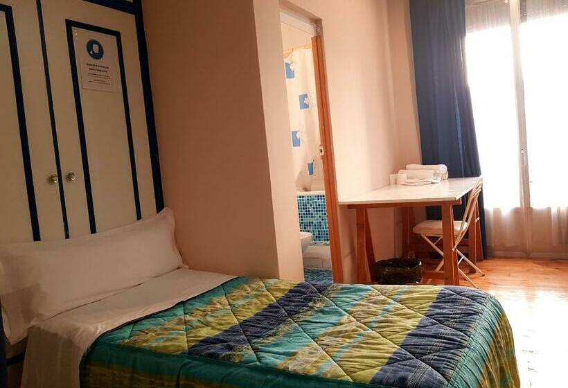 חדר סטנדרט לשלושה, Hostal Padre Isla 1