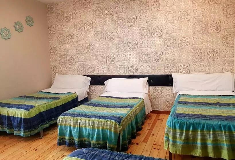 اتاق استاندارد سه نفره, Hostal Padre Isla 1