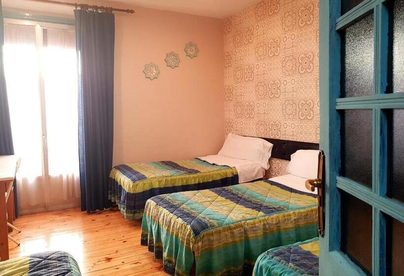 חדר סטנדרט לשלושה, Hostal Padre Isla 1