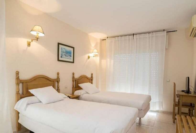 اتاق استاندارد سه نفره, Mare Estepona