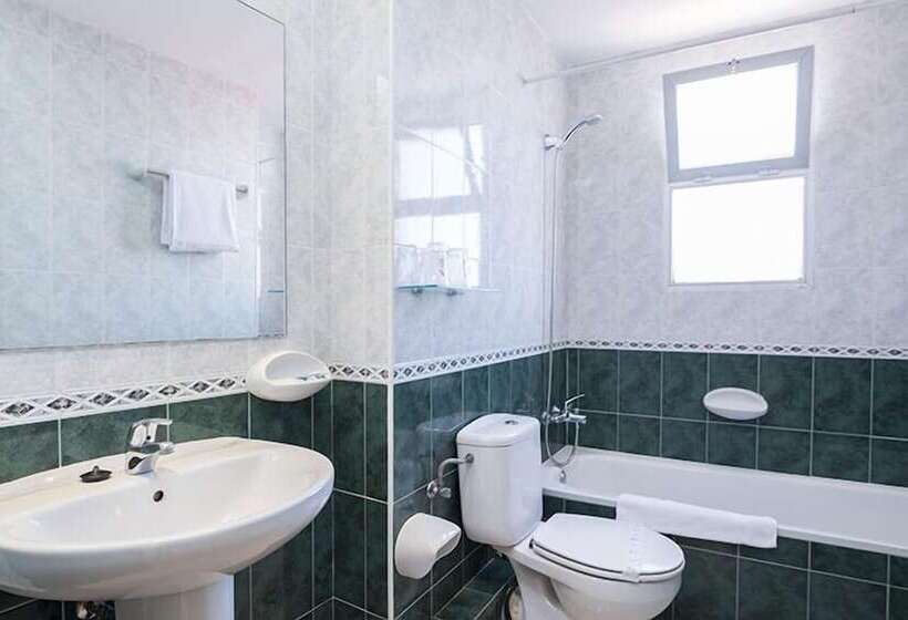 اتاق خانوادگی, Mare Estepona