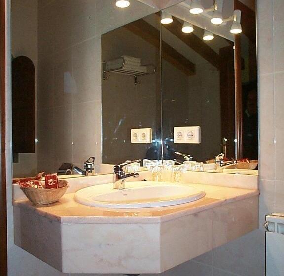 اتاق سوپریور با بالکن, Posada De La Abadia   Adults Only