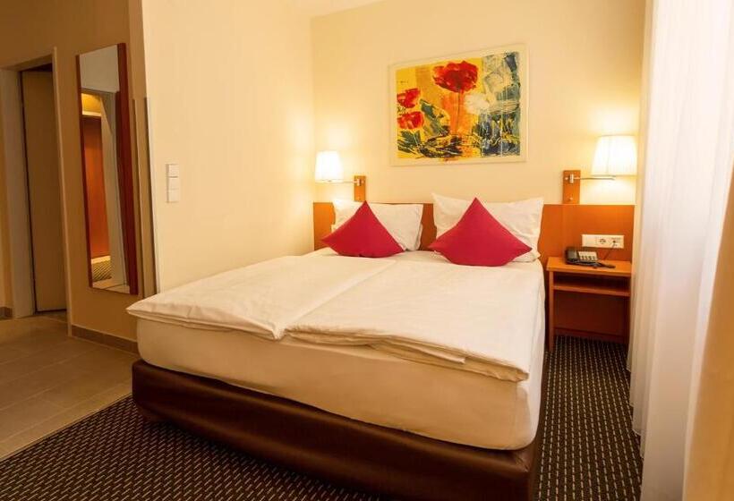 Номер Стандарт, Central Hotel Löwen