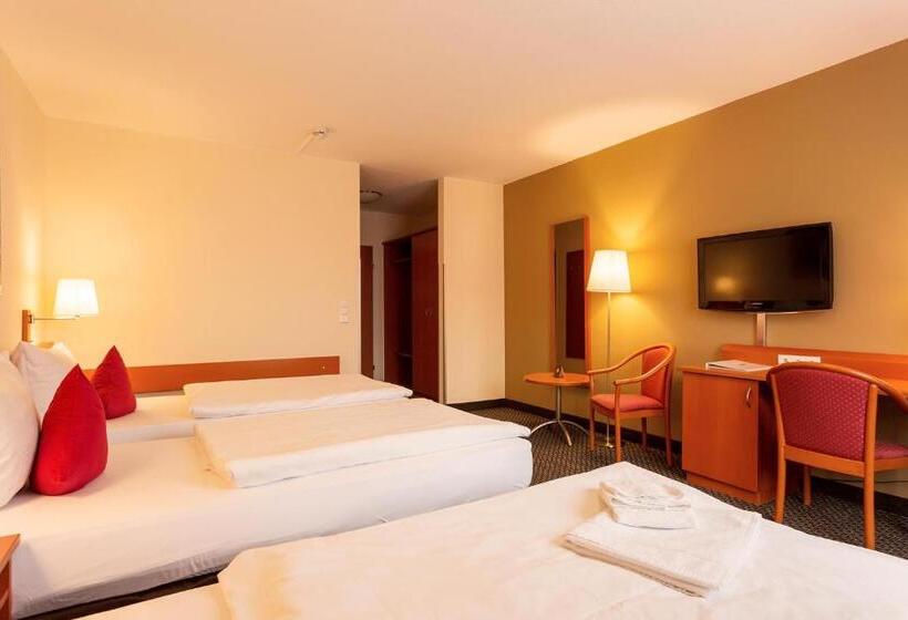 غرفة قياسية ثلاثية, Central Hotel Löwen