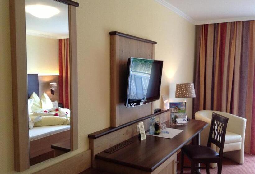 اتاق استاندارد با چشم‌انداز دریاچه, Flairhotel Am Wörthersee