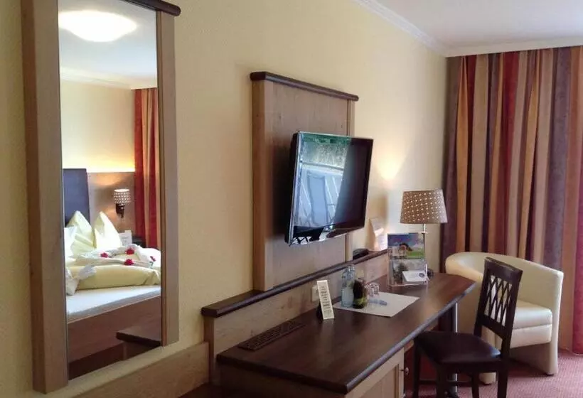 اتاق استاندارد با چشم‌انداز دریاچه, Flairhotel Am Wörthersee