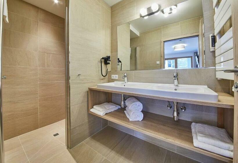 Номер Стандарт с Балконом, Alpenparks Hotel & Apartment Sonnleiten