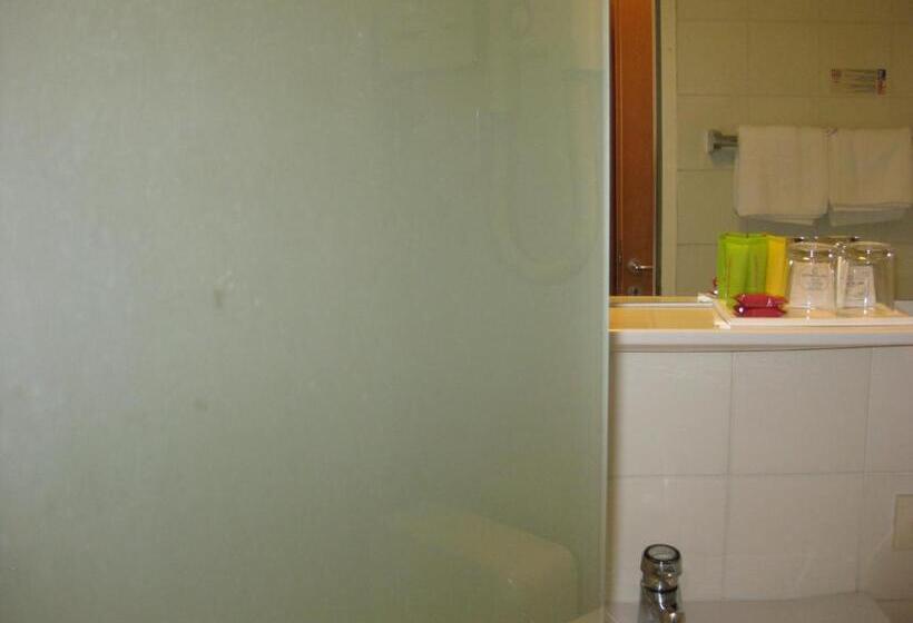 اتاق استاندارد یک نفره, City