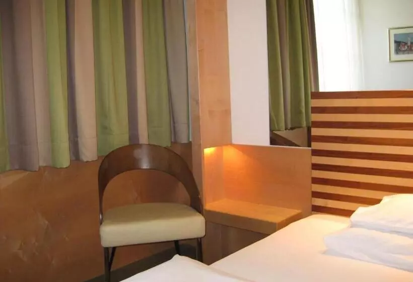 Standard Single Room, City