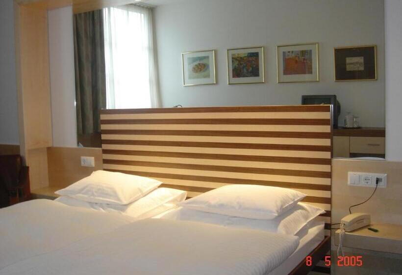 اتاق استاندارد, City