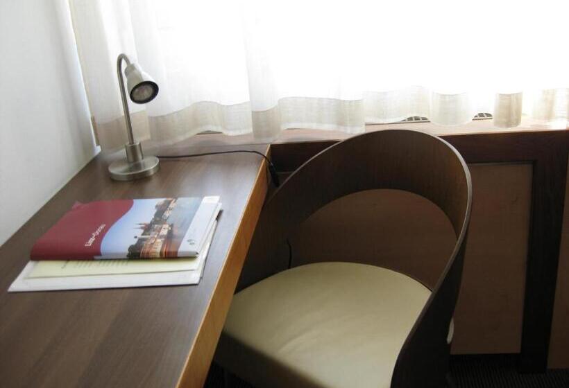 اتاق استاندارد, City