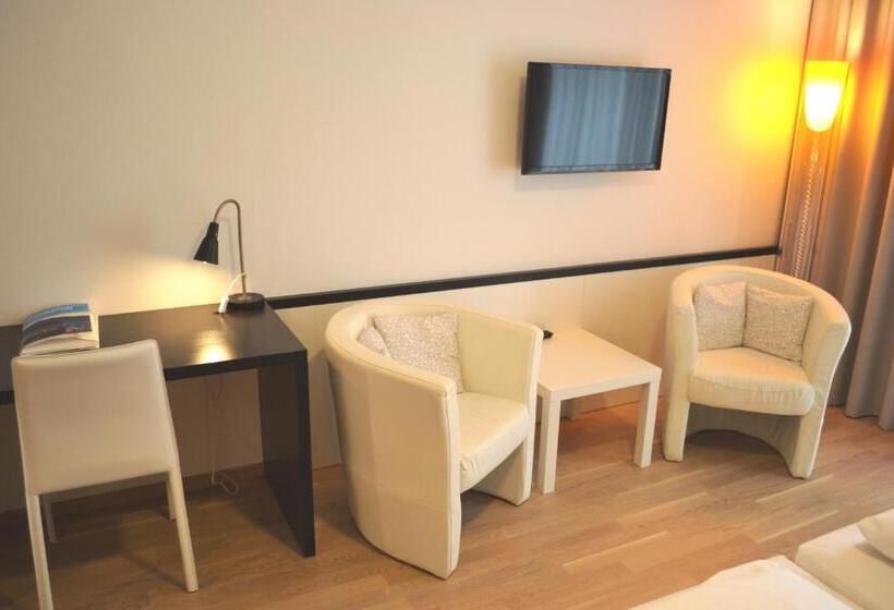 اتاق راحتی سه تخته, City