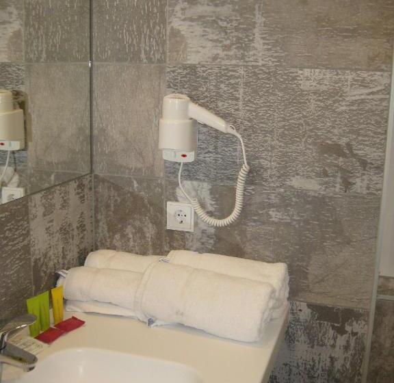 اتاق راحتی سه تخته, City