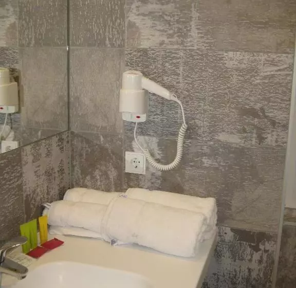 Comfort Triple Room, City