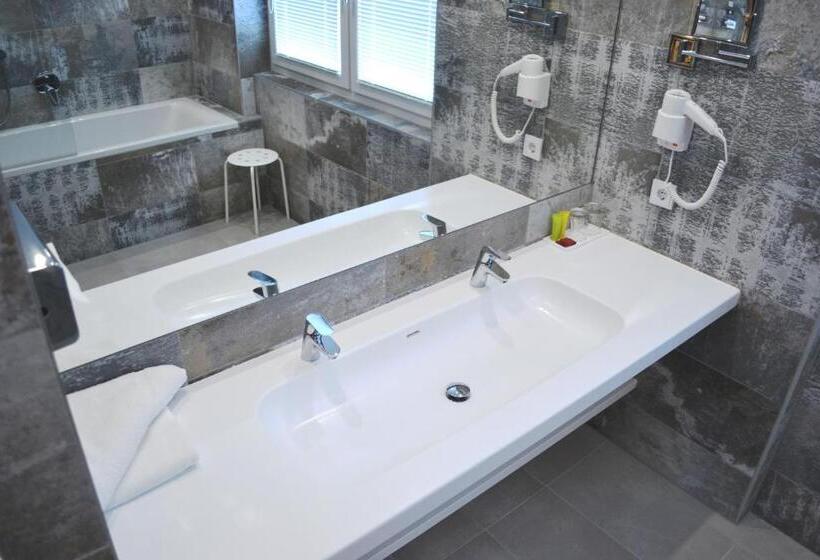 اتاق راحتی, City