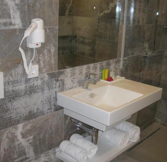 اتاق پریمیوم با بالکن, City