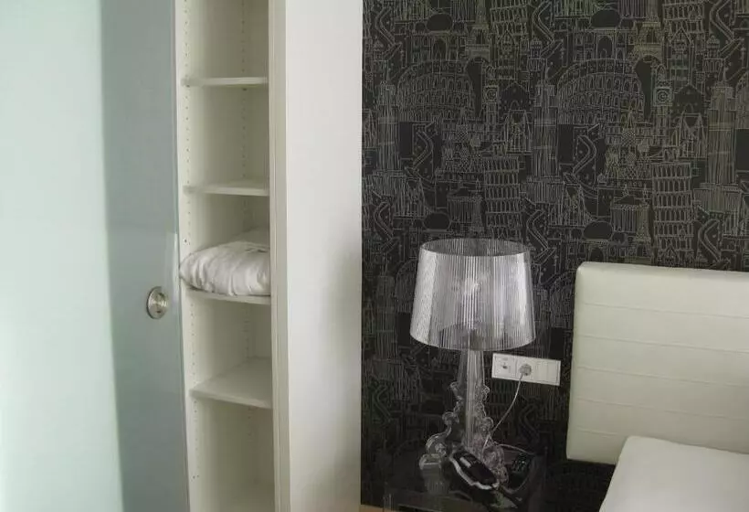 Suite, City