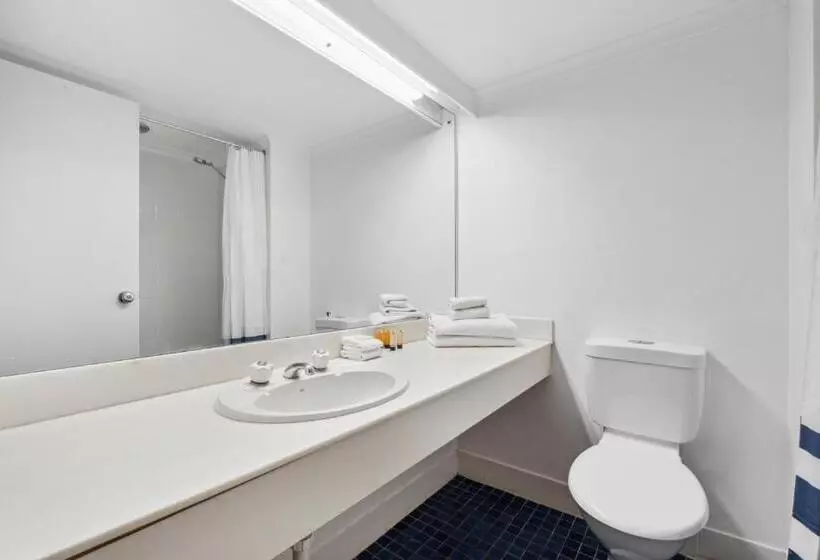 اتاق اجرایی با تخت بزرگ, Econo Lodge Dockside Glenelg