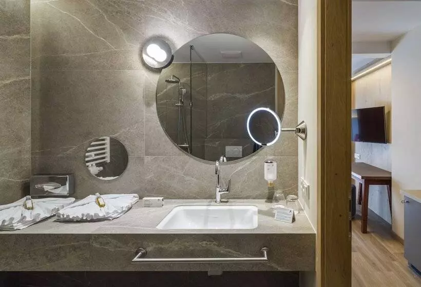 バルコニー付きデラックスルーム, Falkensteiner Family Hotel Sonnenalpe