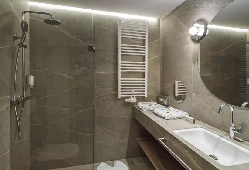 バルコニー付きデラックスルーム, Falkensteiner Family Hotel Sonnenalpe