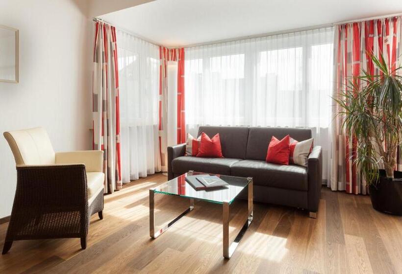 جناح ديلوكس, Germania