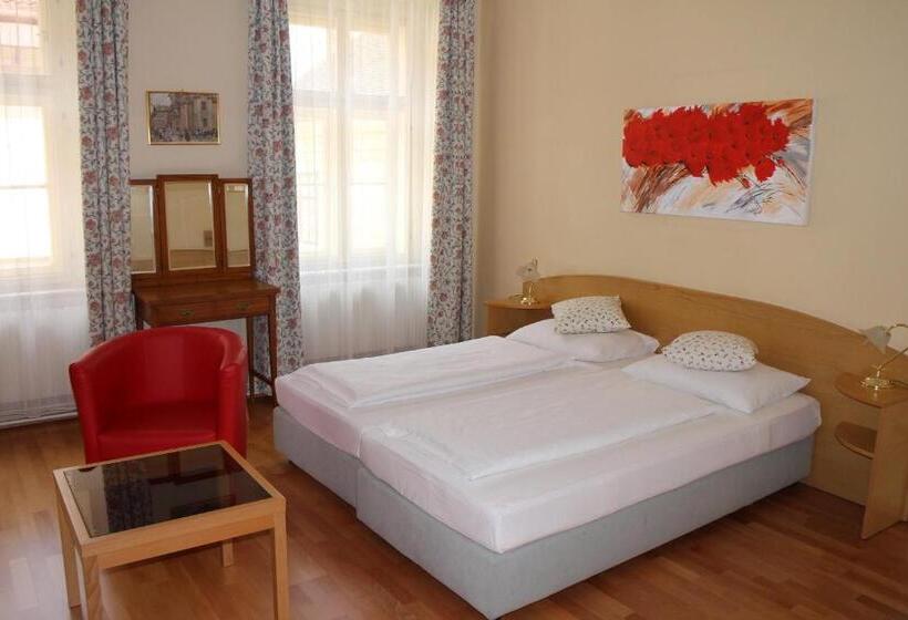 اتاق استاندارد سه نفره, Graf Stadion