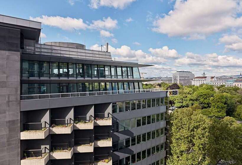 可看到停车场的标准间, Hilton Vienna Park