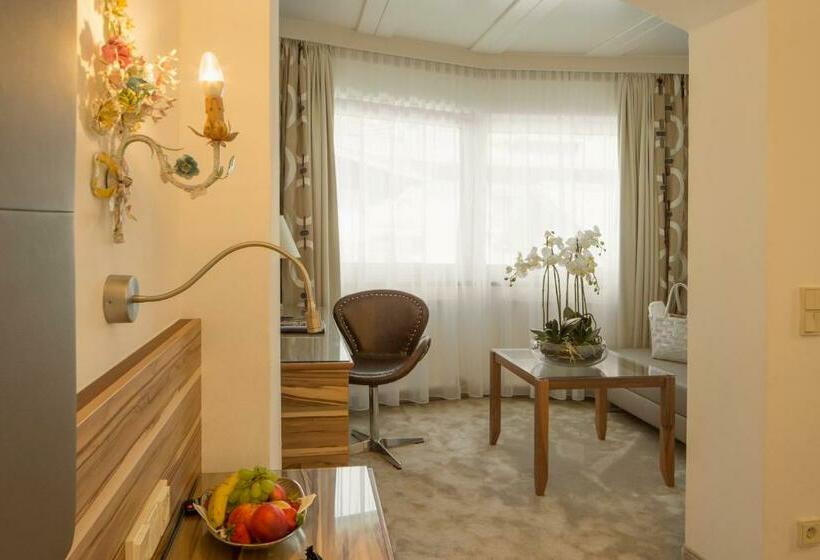 スーペリアージュニアスイート, Neuhaus