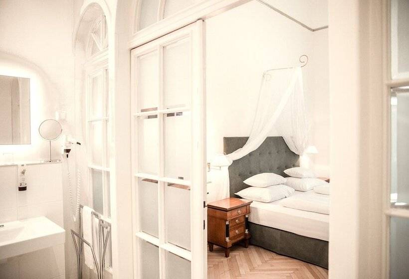 جناح, Palais Hotel Erzherzog Johann