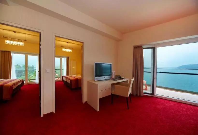 Perhesviitti, Parkhotel Pörtschach Das Hotelresort Mit Insellage Am Wörthersee