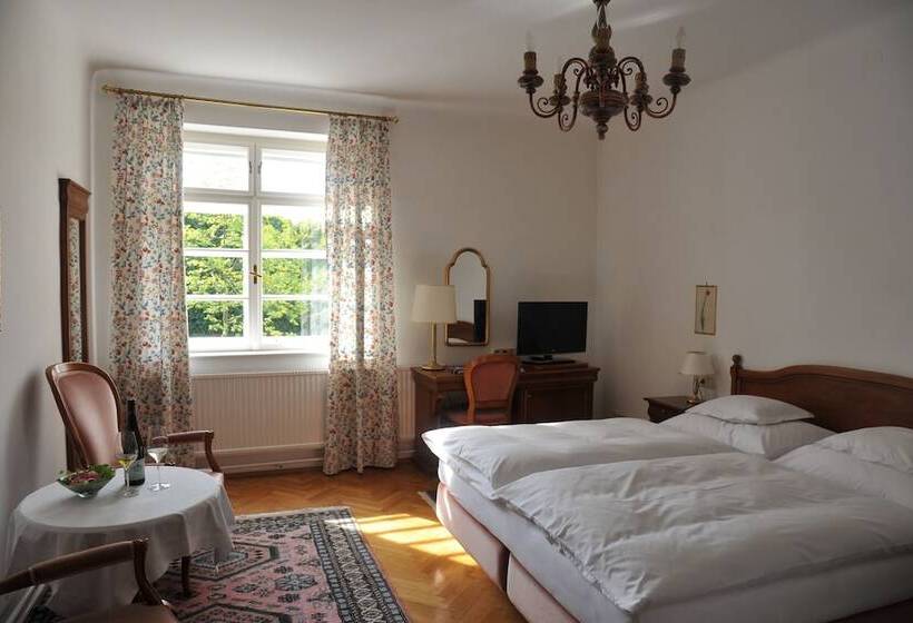 클래식 룸, Richard Löwenherz