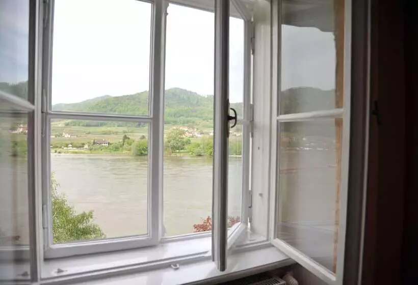 Cameră Superioară, Richard Löwenherz