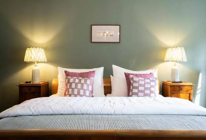 اتاق استاندارد, Der Schlosswirt Zu Anif   Biedermeierhotel Und Restaurant