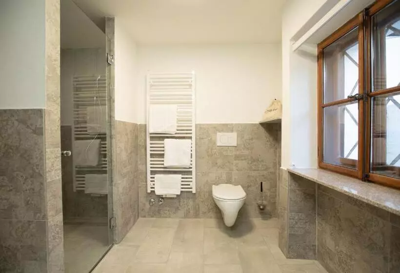 اتاق استاندارد, Der Schlosswirt Zu Anif   Biedermeierhotel Und Restaurant