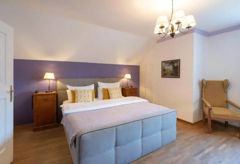 اتاق استاندارد, Der Schlosswirt Zu Anif   Biedermeierhotel Und Restaurant