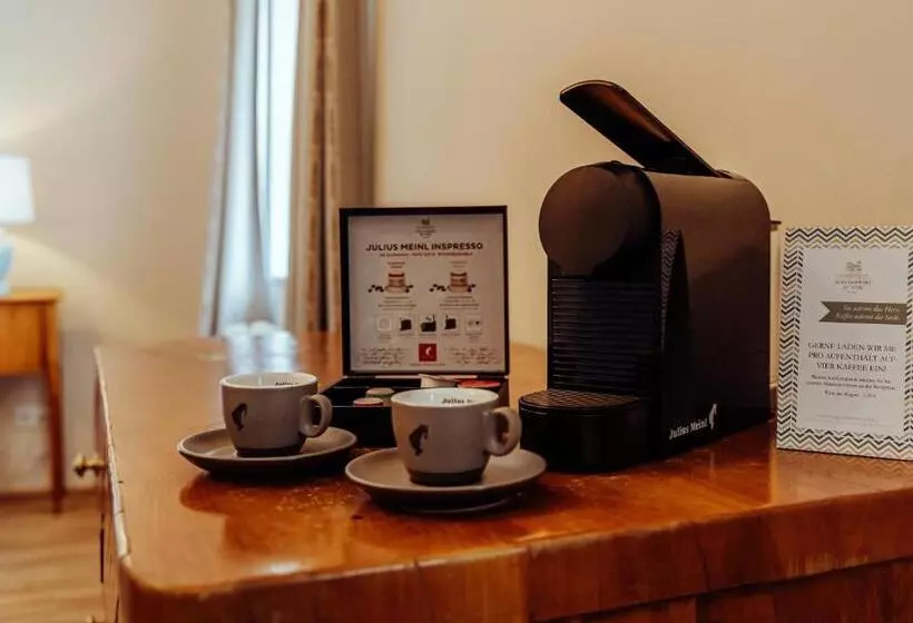 اتاق استاندارد یک نفره, Der Schlosswirt Zu Anif   Biedermeierhotel Und Restaurant