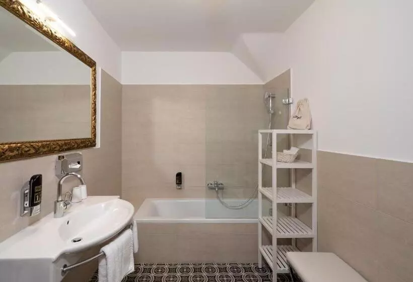 اتاق عادی, Der Schlosswirt Zu Anif   Biedermeierhotel Und Restaurant
