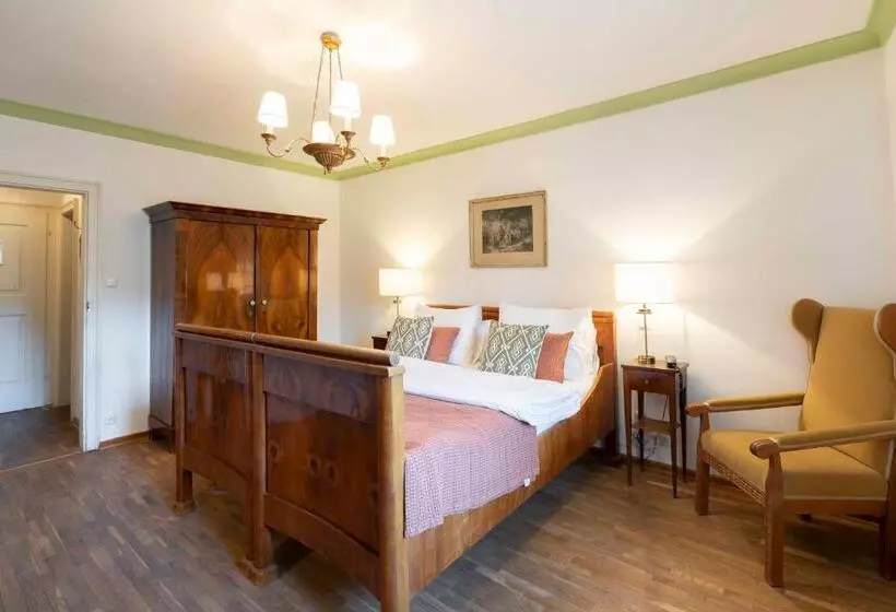 اتاق استاندارد, Der Schlosswirt Zu Anif   Biedermeierhotel Und Restaurant